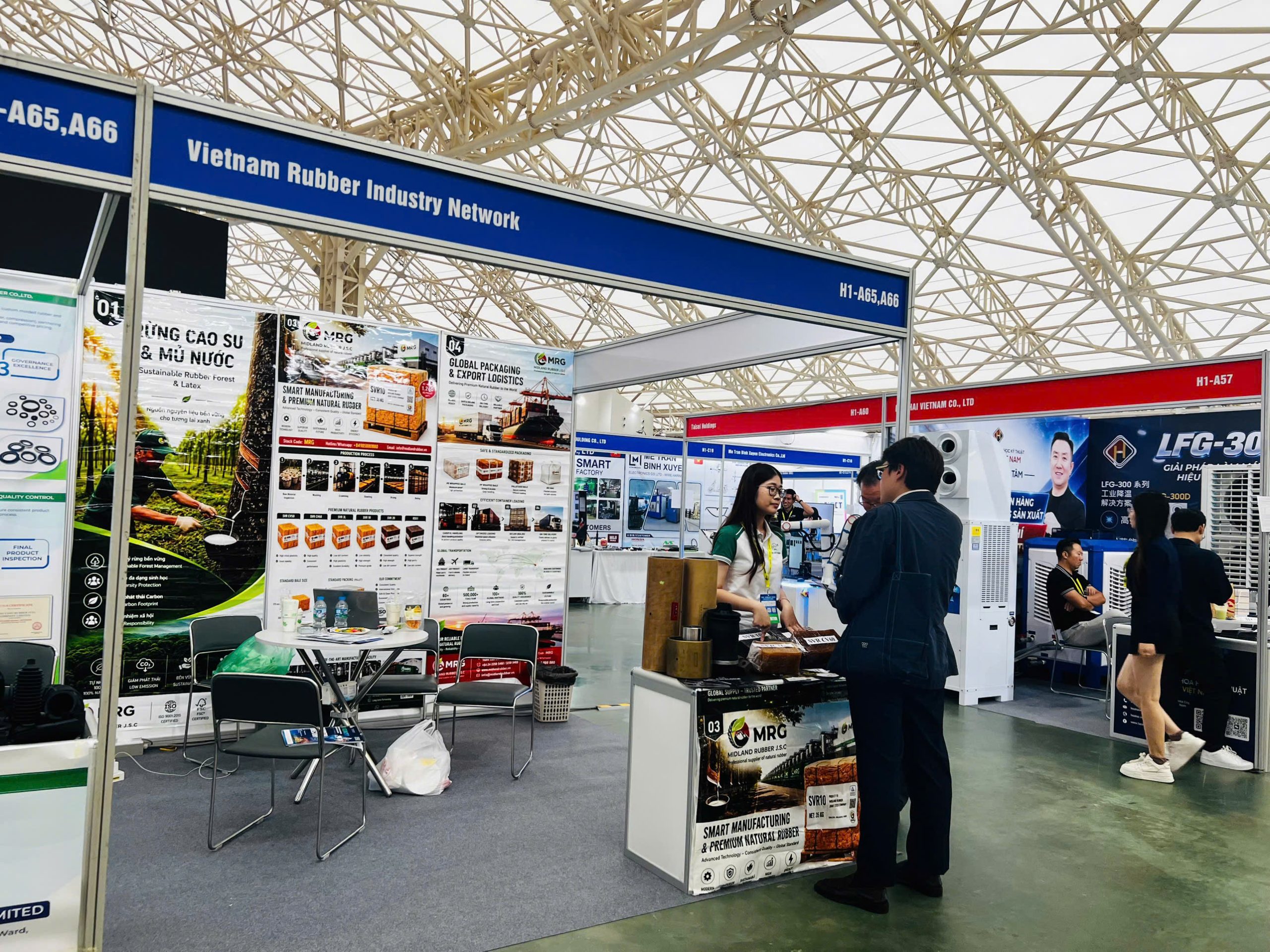 CÔNG TY CỔ PHẦN CAO SU MIỀN TRUNG & THƯƠNG HIỆU NEW CENTURY TỎA SÁNG TẠI FBC ASEAN 2026 (LẦN THỨ 10)